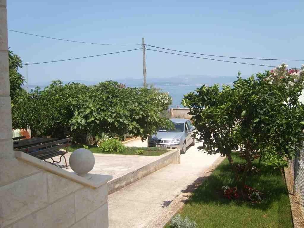 Apartments And Rooms By The Sea Sutivan, Brac - 2943 Kültér fotó